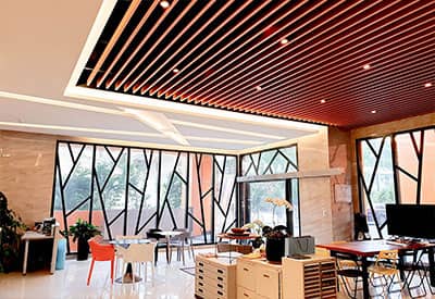 捷運最近的廠辦大樓就在盛元承天捷運廠辦接待中心