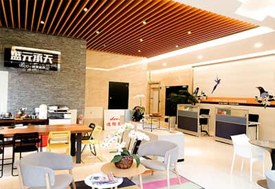 捷運最近的廠辦大樓就在盛元承天捷運廠辦接待中心