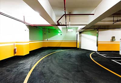 捷運最近的廠辦大樓就在盛元承天捷運廠辦停車場內部